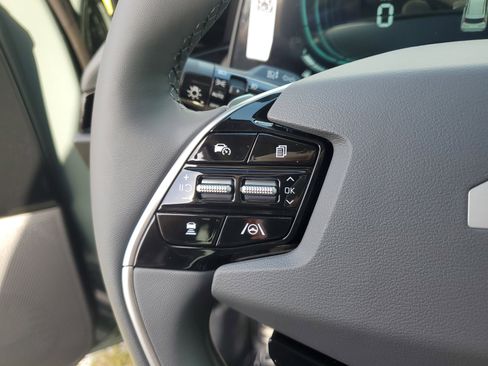 New 2025 Kia Niro SX Touring image 29