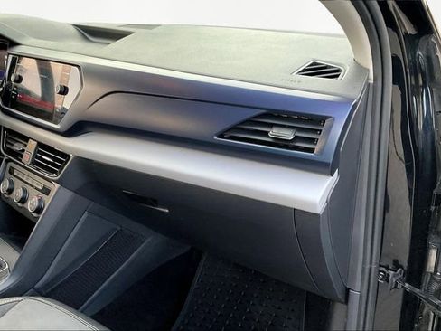 Used 2022 Volkswagen Taos SE image 14