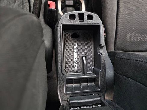 Used 2015 Jeep Renegade Latitude w/ Popular Equipment Group image 21