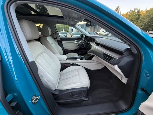 Used 2019 Audi e-tron Premium Plus image 15