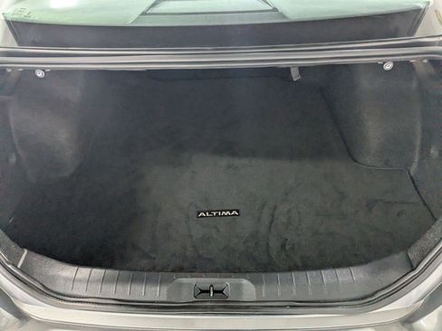 Used 2025 Nissan Altima 2.5 SV FWD image 23