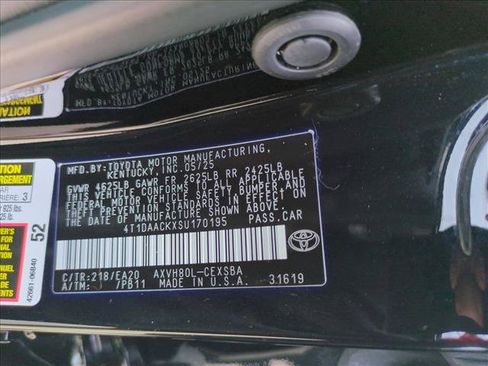 Used 2025 Toyota Camry SE FWD image 24