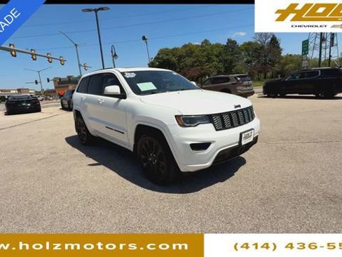Used 2022 Jeep Grand Cherokee Laredo X AWD/4WD image 2