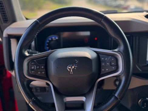 Used 2022 Ford Bronco Wildtrak image 12