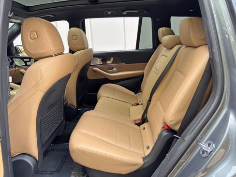 Used 2024 Mercedes-Benz GLS 450 4MATIC image 50