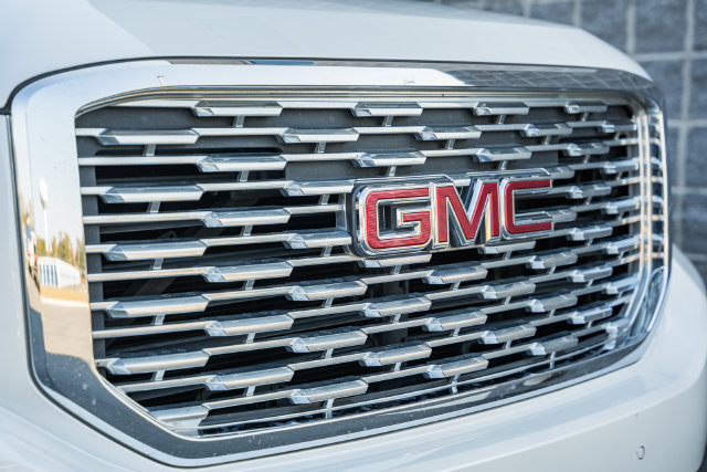 Used 2019 GMC Yukon Denali w/ Denali Ultimate Package AWD/4WD image 16