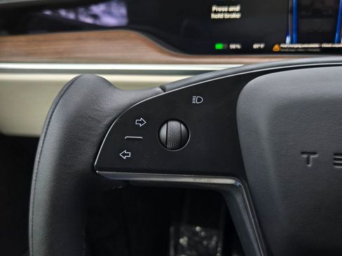 Used 2022 Tesla Model S image 24