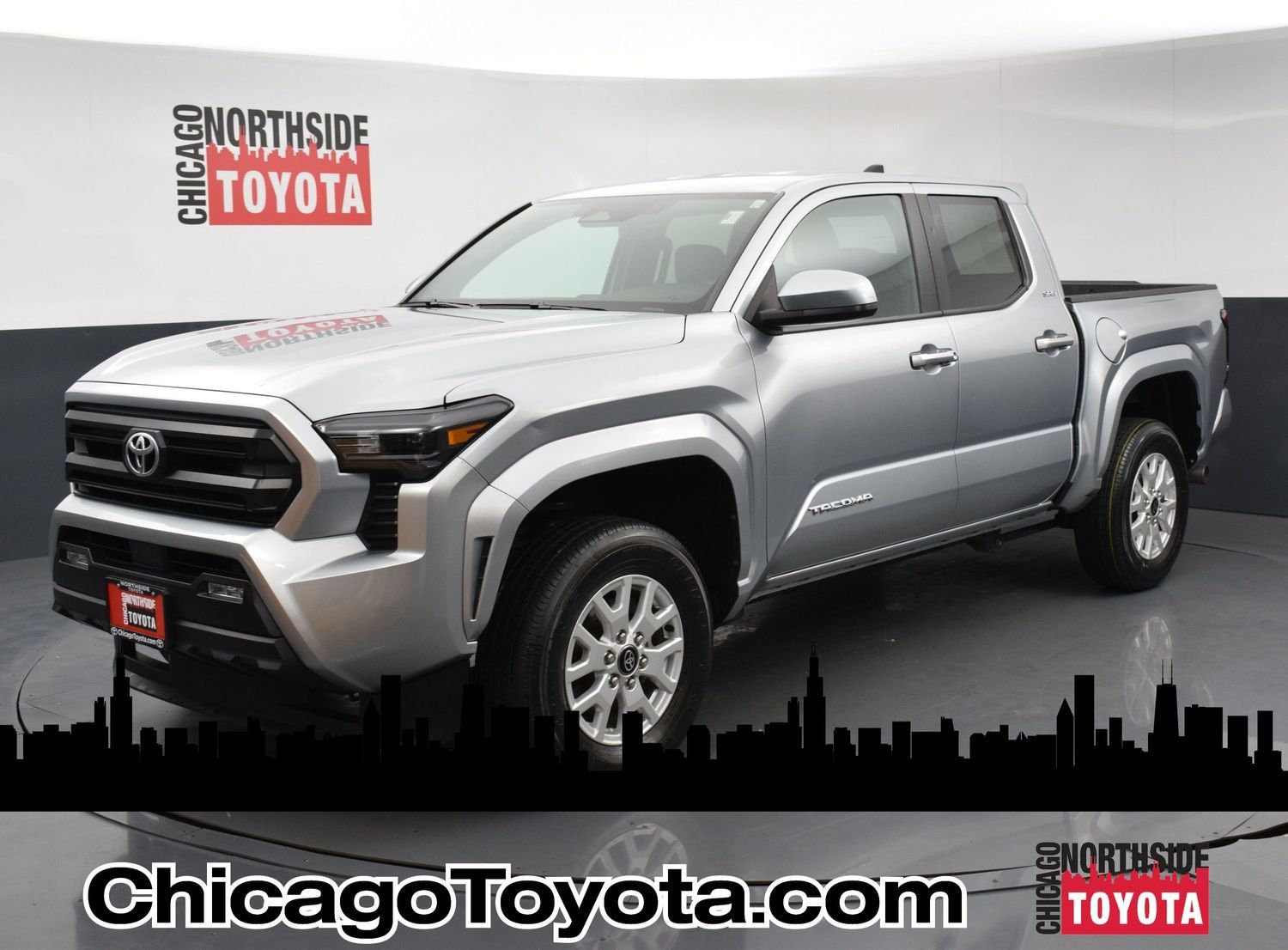 Used 2025 Toyota Tacoma SR5 AWD/4WD image 1