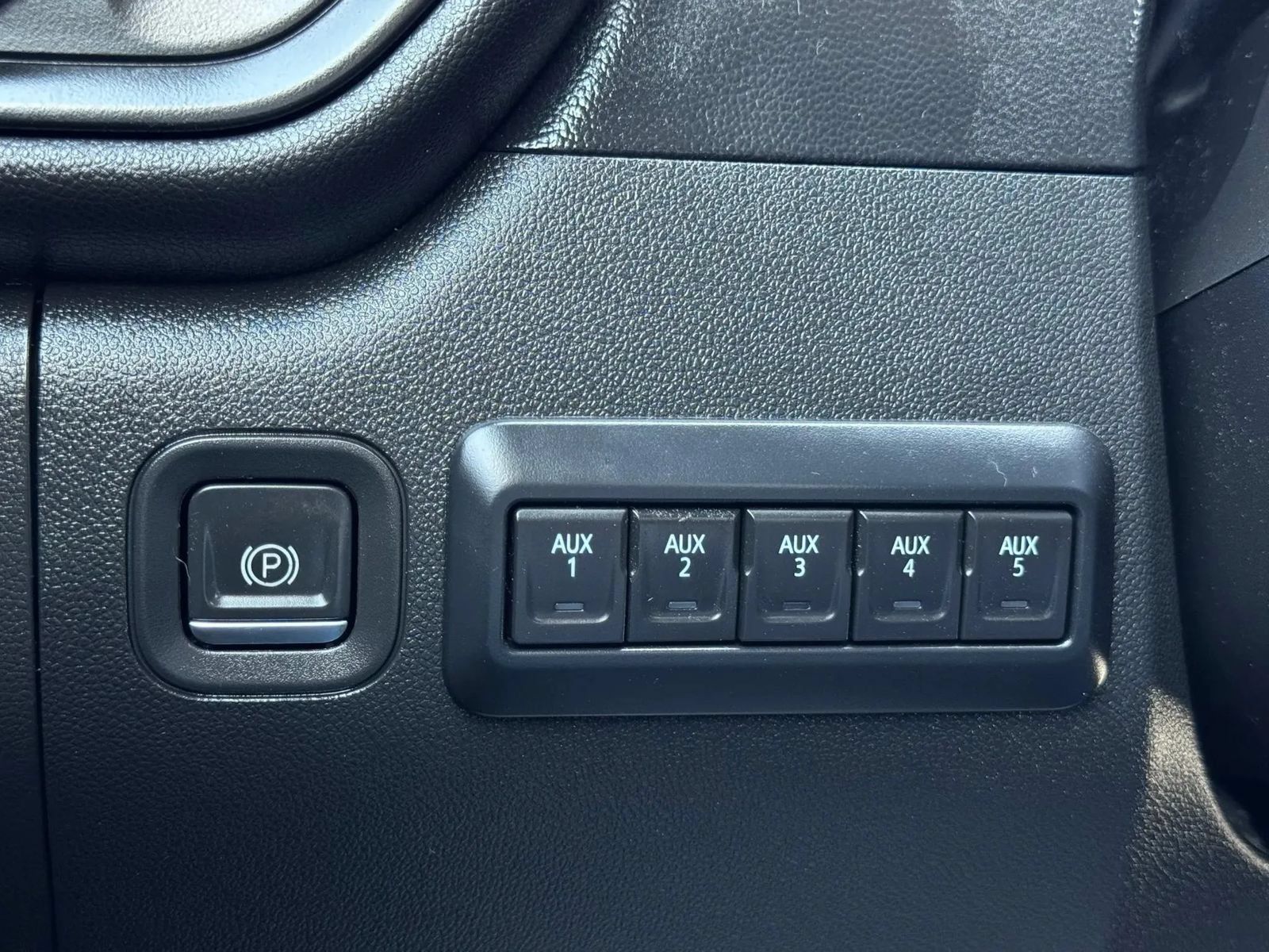 Used 2020 GMC Sierra 3500 4x4 Regular Cab w/ Convenience Package image 24