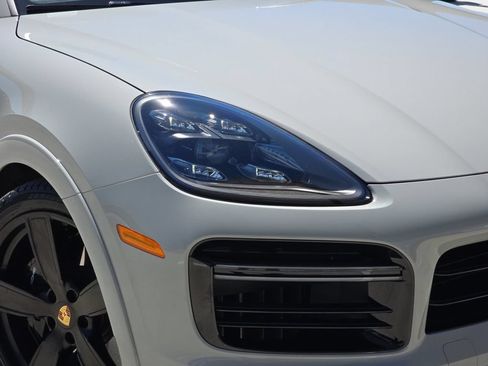 Used 2023 Porsche Cayenne Turbo AWD/4WD image 35