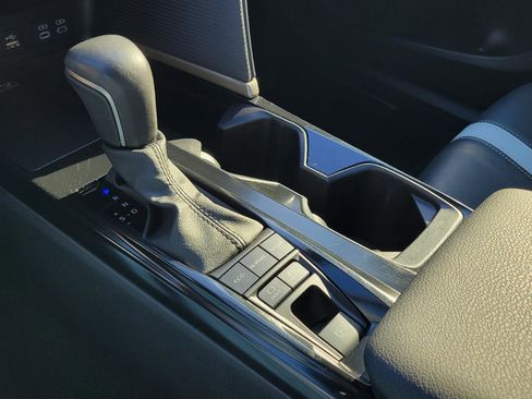 Used 2025 Toyota Camry SE image 25