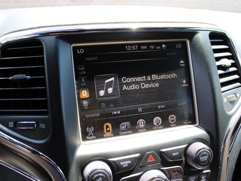 Used 2015 Jeep Grand Cherokee Limited w/ Luxury Group II AWD/4WD image 21