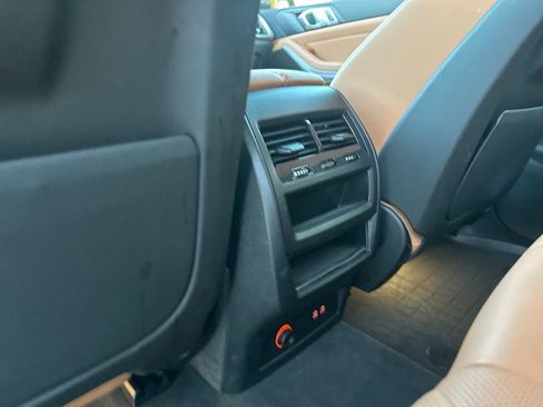Certified 2024 BMW X5 xDrive40i w/ Premium Package image 19