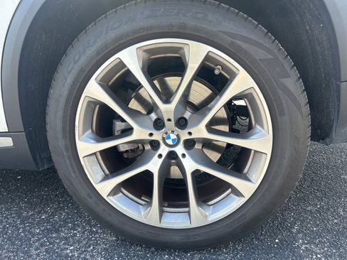 Used 2024 BMW X5 xDrive40i w/ Premium Package image 6