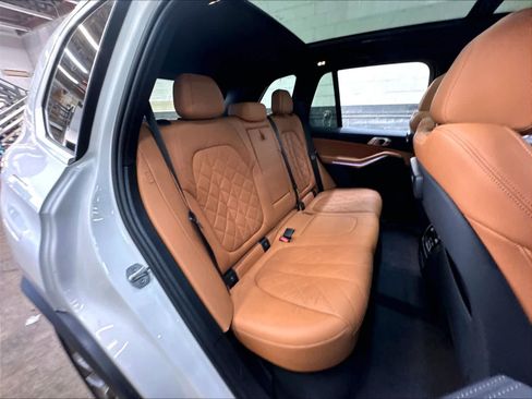 Used 2023 BMW X5 xDrive40i AWD/4WD image 29