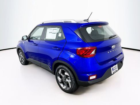 Certified 2025 Hyundai Venue SEL image 7