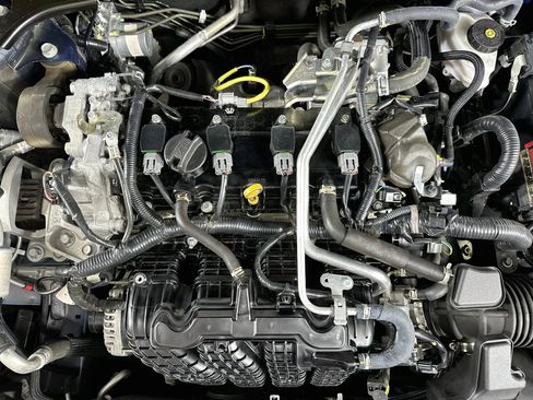Used 2025 Nissan Altima 2.5 SV FWD image 31