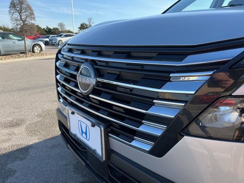 Used 2025 Nissan Rogue SV image 12