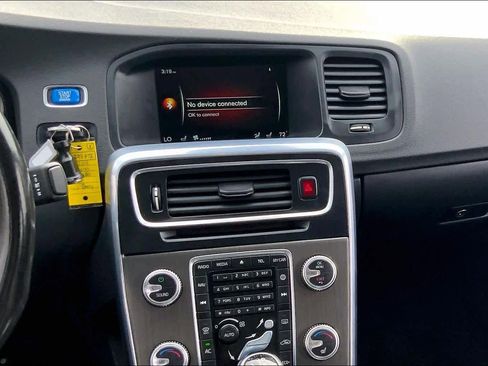 Used 2016 Volvo S60 T5 Premier image 7