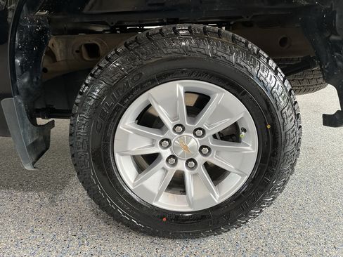 Used 2025 Chevrolet Silverado 1500 LT RWD image 30