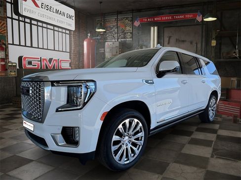 Used 2021 GMC Yukon XL Denali w/ Denali Ultimate Package image 1