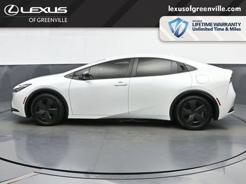 Used 2023 Toyota Prius LE FWD image 5