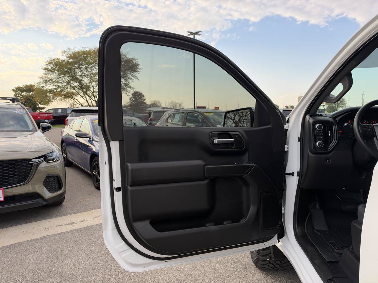 Used 2026 GMC Sierra 1500 Pro w/ Pro Value Package AWD/4WD image 11
