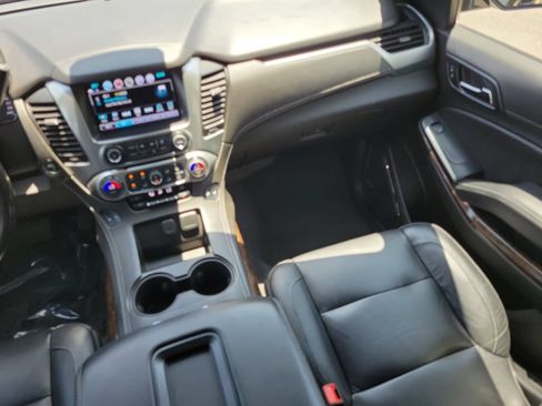 Used 2020 Chevrolet Suburban LT RWD image 20