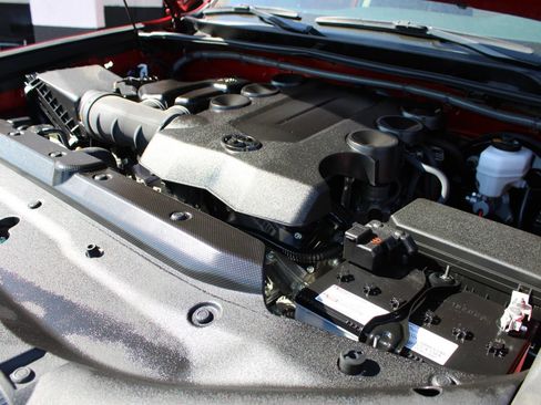 Used 2024 Toyota 4Runner SR5 RWD image 31