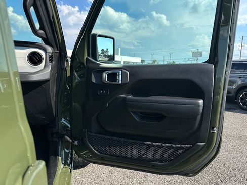 Used 2024 Jeep Wrangler Unlimited Sport AWD/4WD image 17