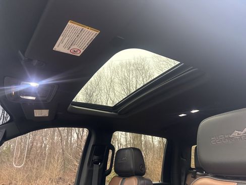 Used 2023 Chevrolet Silverado 3500 High Country w/ Safety Package II image 18