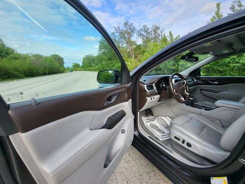 Used 2018 GMC Acadia SLT w/ LPO, Floor Liner Package FWD image 28