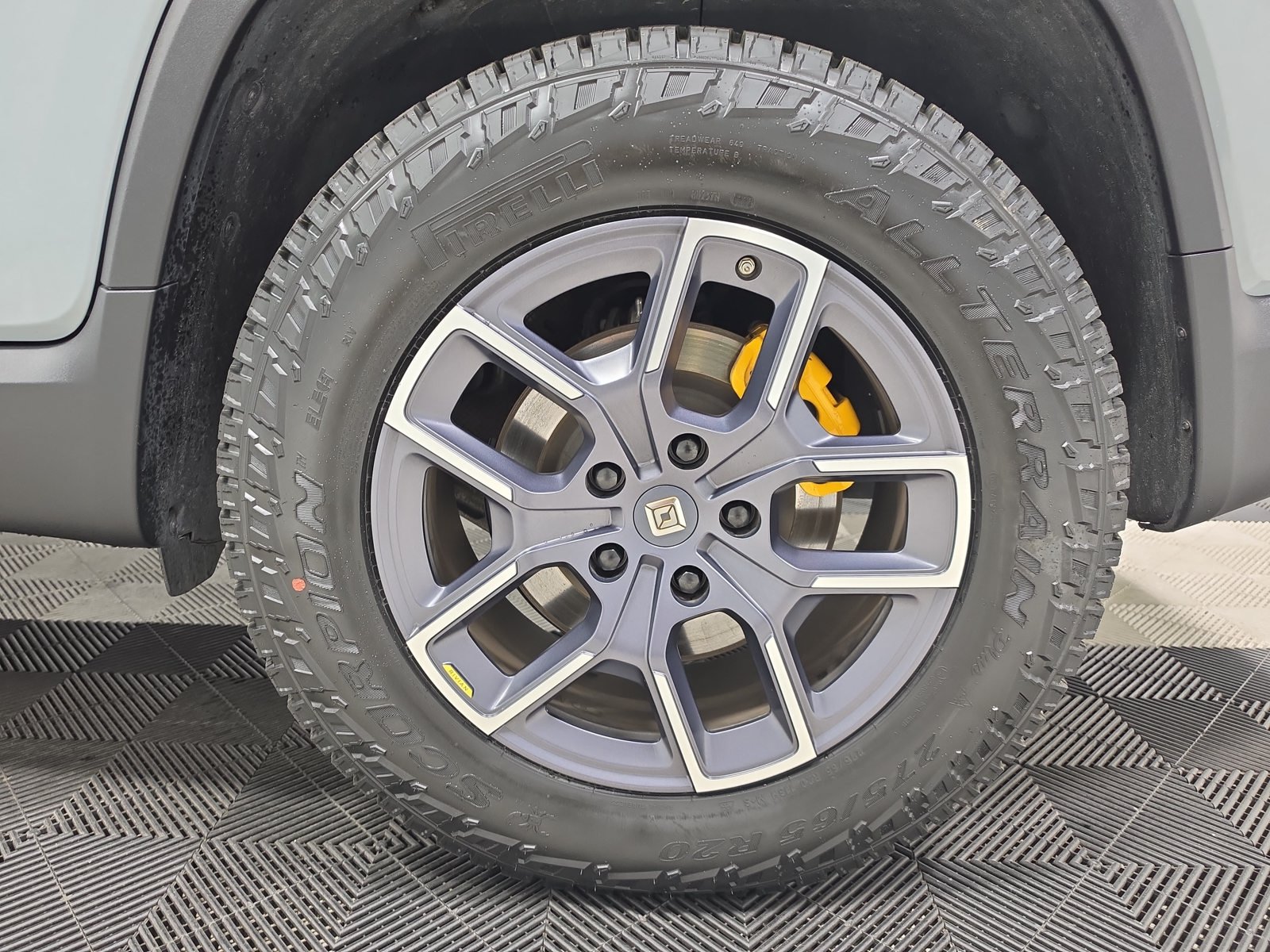 Used 2022 Rivian R1T Adventure AWD/4WD image 10