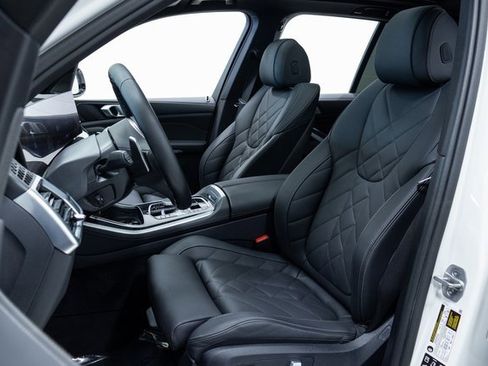 Used 2025 BMW X5 xDrive40i w/ M Sport Package image 23