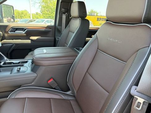 New 2026 GMC Sierra 2500 Denali w/ Denali Reserve Package AWD/4WD image 19