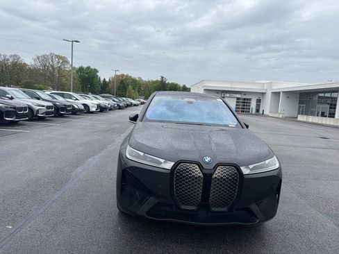 Used 2024 BMW iX xDrive50 w/ Premium Package AWD/4WD image 2