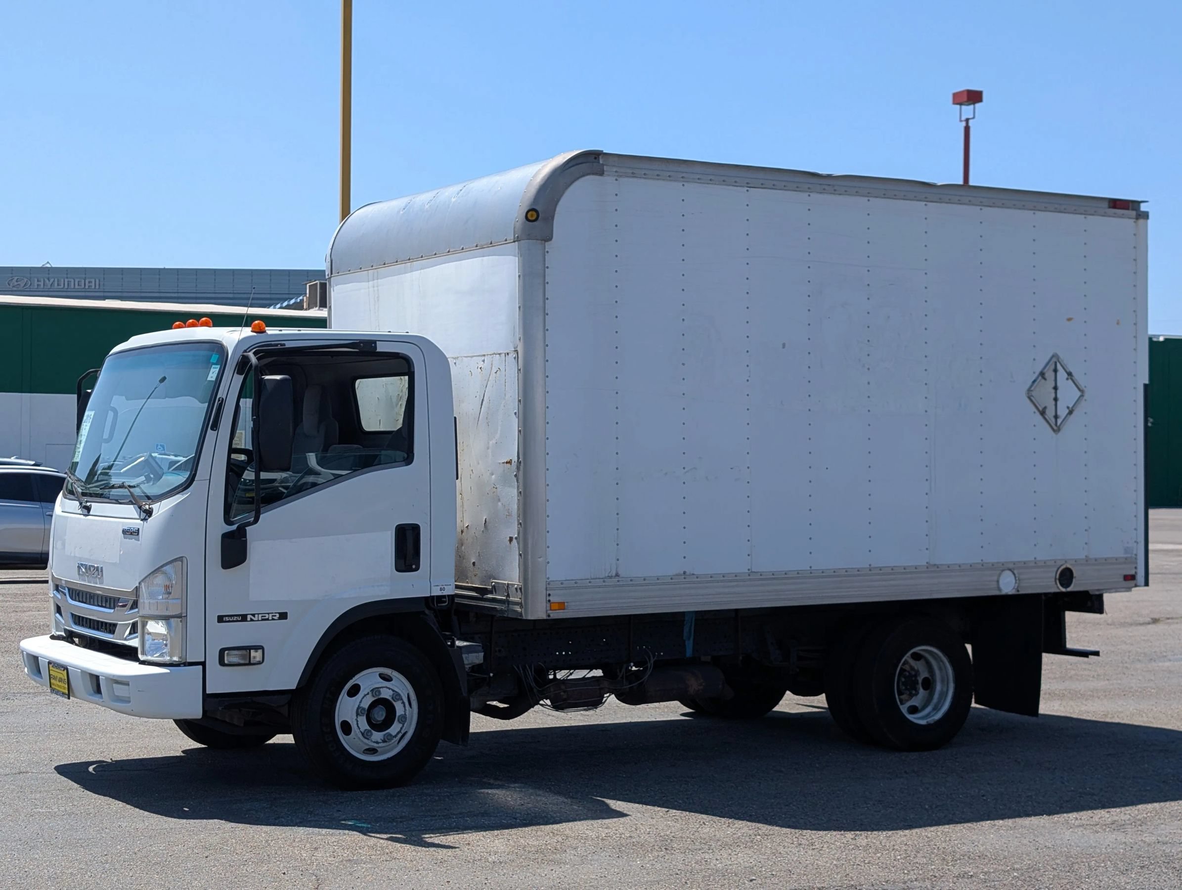 Used 2016 Isuzu NPR RWD image 3