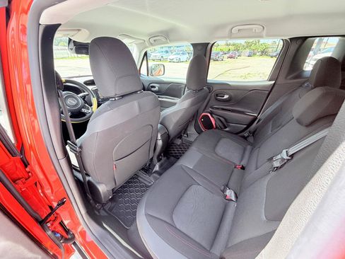 Used 2016 Jeep Renegade Trailhawk AWD/4WD image 11