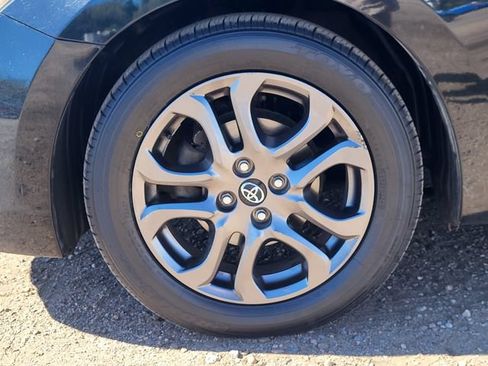 Used 2019 Toyota Yaris LE FWD image 10