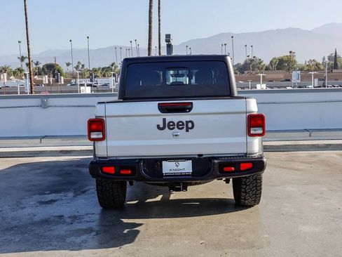 Used 2023 Jeep Gladiator Rubicon w/ Trailer Tow Package AWD/4WD image 8