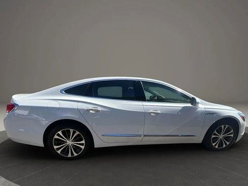 Used 2017 Buick LaCrosse Preferred image 4