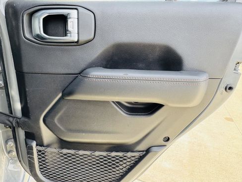 Used 2021 Jeep Wrangler Unlimited Rubicon w/ Trailer Tow Package image 28