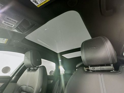 New 2026 Jaguar F-PACE R-Dynamic S image 21