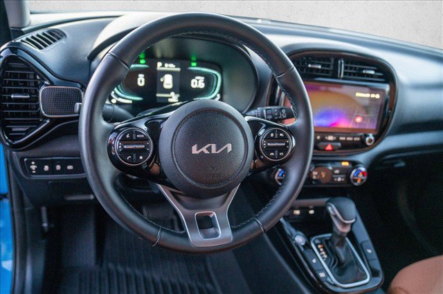 Used 2025 Kia Soul EX FWD image 12