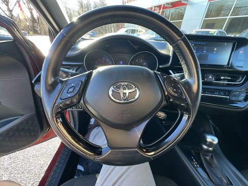 Used 2018 Toyota C-HR XLE image 16