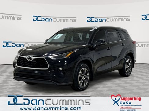 Used 2023 Toyota Highlander XLE AWD/4WD image 1