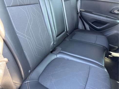 Used 2018 Chevrolet Trax LT w/ LT Convenience Package image 30