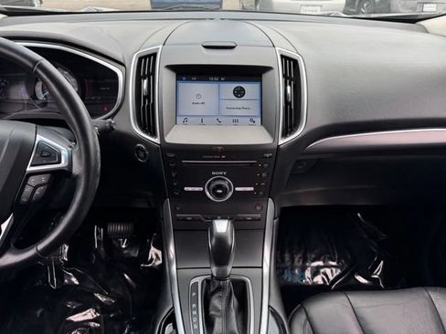 Used 2016 Ford Edge Titanium AWD/4WD image 2