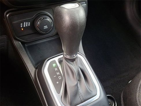 Used 2023 Jeep Renegade Latitude image 14