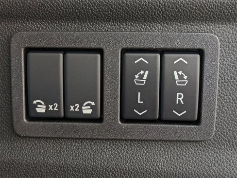 New 2025 Chevrolet Suburban Premier image 14